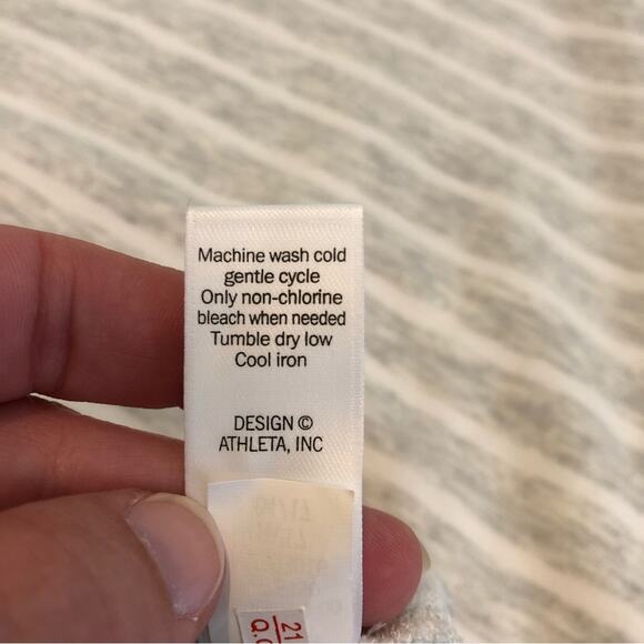 Athleta oatmeal white striped knit tunic asymmetrical hem dress size Medium - Picture 14 of 14